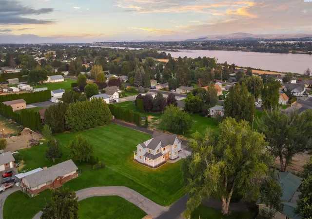 Photo 3 of Single family home for sale at 2611 N Road 96, Pasco, WA 99301 | MLS# PAC295934 | Listing updated on 2026-10-18
