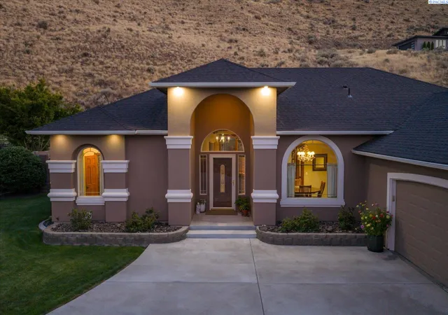 Photo 2 of Sale Pending at 1031 Meadow Hills Dr, Richland, WA 99352 | MLS# PAC295937 | Listing updated on 2026-10-22