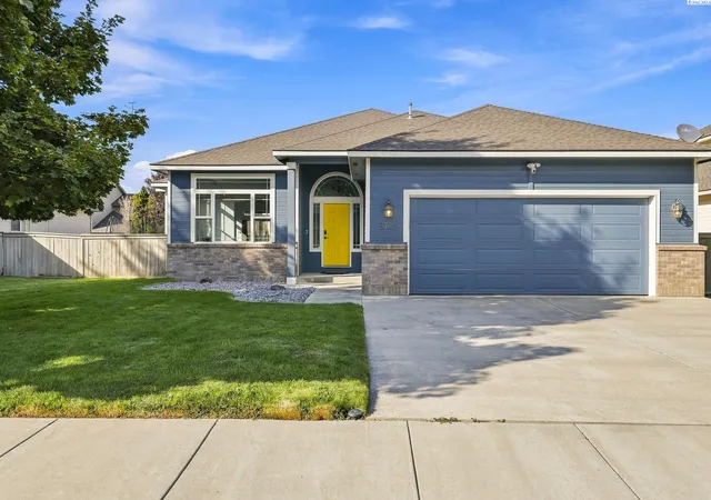 Photo 1 of Single family home for sale at 5720 W 14th Avenue, Kennewick, WA 99338 | MLS# PAC295940 | Listing updated on 2026-10-18