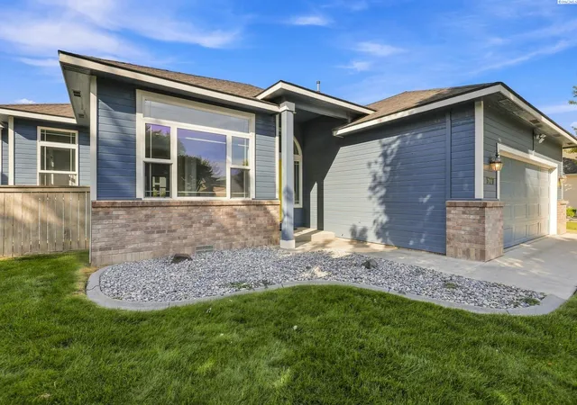 Photo 2 of Single family home for sale at 5720 W 14th Avenue, Kennewick, WA 99338 | MLS# PAC295940 | Listing updated on 2026-10-18