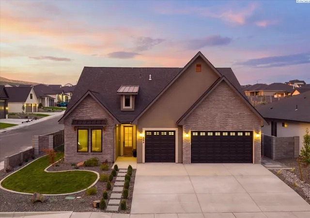 Photo 1 of Single family home for sale at 686 Cortona, Richland, WA 99352 | MLS# PAC295943 | Listing updated on 2026-10-27