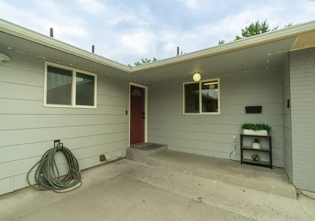 Photo 3 of Single family home for sale at 1825 Norwood Ct, Richland, WA 99354 | MLS# PAC295947 | Listing updated on 2026-10-20