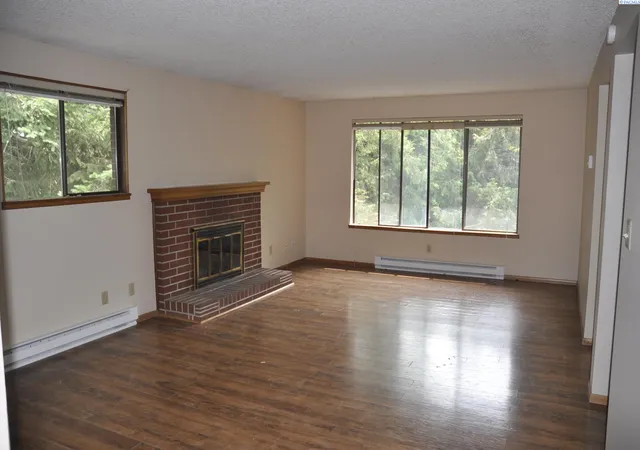 Photo 3 of Multi family home for sale at 425 Nw North St, Pullman, WA 99163 | MLS# PAC295948 | Listing updated on 2026-10-16