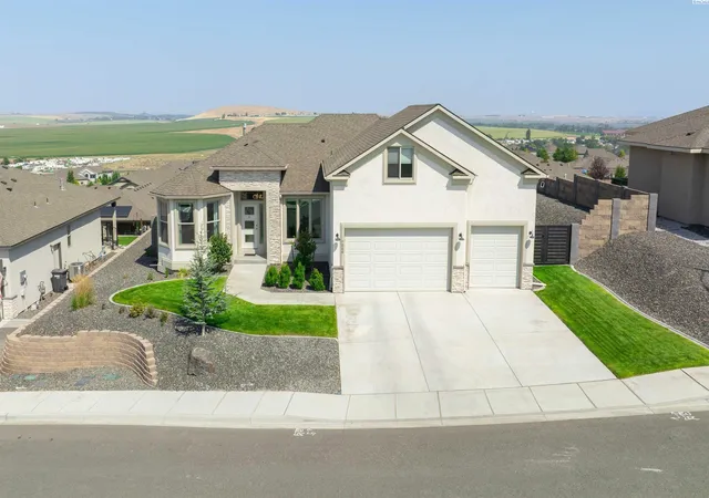 Single family home for sale at 7066 Corsica St, West Richland, WA 99353 | MLS# PAC295956