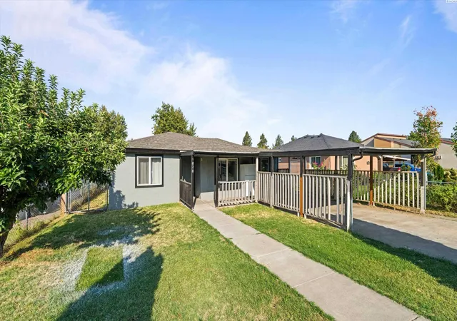 Photo 1 of Sale Pending at 628 S Beech Ave, Pasco, WA 99301 | MLS# PAC295959 | Listing updated on 2026-10-21