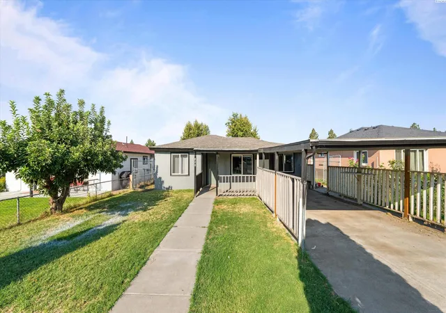 Photo 2 of Sale Pending at 628 S Beech Ave, Pasco, WA 99301 | MLS# PAC295959 | Listing updated on 2026-10-21