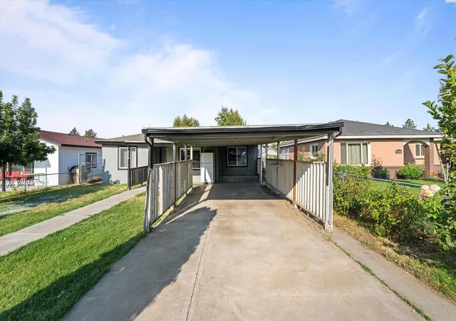 Photo 3 of Sale Pending at 628 S Beech Ave, Pasco, WA 99301 | MLS# PAC295959 | Listing updated on 2026-10-21