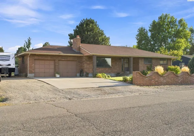Photo 1 of Sale Pending at 4605 W 12th Avenue, Kennewick, WA 99338 | MLS# PAC295983 | Listing updated on 2026-10-21