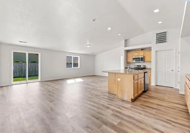Photo 3 of Single family home for sale at 5519 Arthur Ln, Pasco, WA 99301 | MLS# PAC295986 | Listing updated on 2026-10-23