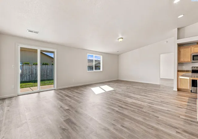 Photo 4 of Single family home for sale at 5519 Arthur Ln, Pasco, WA 99301 | MLS# PAC295986 | Listing updated on 2026-10-23