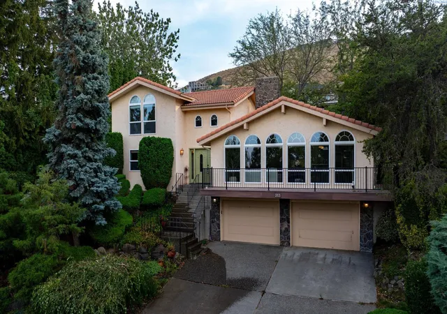 Photo 2 of Single family home for sale at 213 Hillview Dr, Richland, WA 99352 | MLS# PAC296011 | Listing updated on 2026-10-22