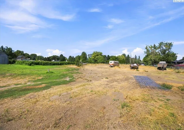 Photo 3 of Single family home for sale at 95404 E Reata Rd, Kennewick, WA 99338 | MLS# PAC296036 | Listing updated on 2026-10-23