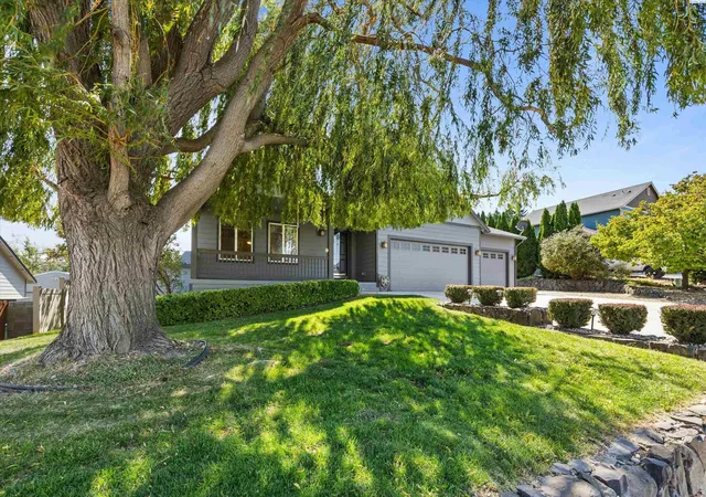 Photo 3 of Single family home for sale at 215 West 53rd, Kennewick, WA 99337 | MLS# PAC296037 | Listing updated on 2026-10-17