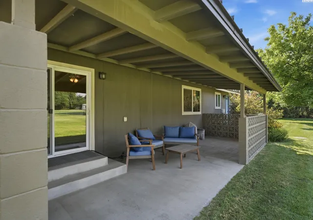 Photo 2 of Single family home for sale at 2408 Road 92, Pasco, WA 99301 | MLS# PAC296048 | Listing updated on 2026-10-20