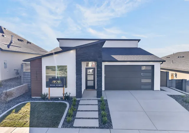 Photo 2 of Sale Pending at 2983 Meadowlark Ave, Richland, WA 99352 | MLS# PAC296049 | Listing updated on 2026-10-21