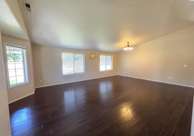 Photo 3 of Sale Pending at 5519 Valdez Ln, Pasco, WA 99301 | MLS# PAC296057 | Listing updated on 2026-10-21