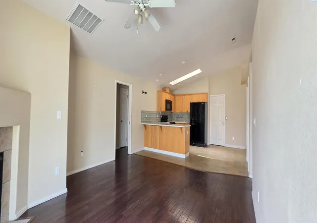 Photo 4 of Sale Pending at 5519 Valdez Ln, Pasco, WA 99301 | MLS# PAC296057 | Listing updated on 2026-10-21