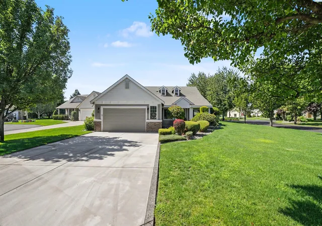 Photo 2 of Single family home for sale at 1 Dahlia Ct, Pasco, WA 99301 | MLS# PAC296063 | Listing updated on 2026-10-24