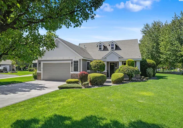 Photo 3 of Single family home for sale at 1 Dahlia Ct, Pasco, WA 99301 | MLS# PAC296063 | Listing updated on 2026-10-24