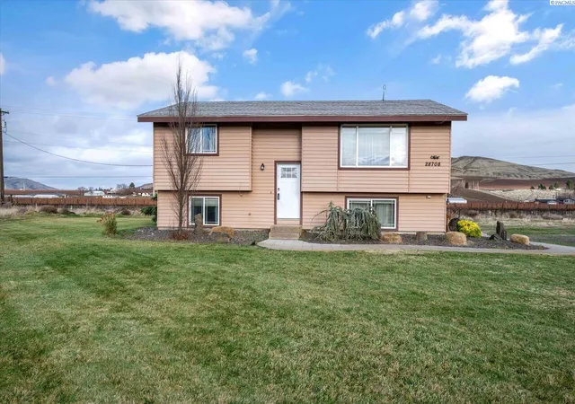 Photo 3 of Single family home for sale at 28708 E Sr 224 NE, Benton City, WA 99320 | MLS# PAC296100 | Listing updated on 2026-10-15