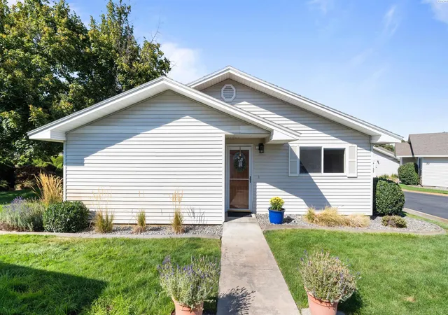 Photo 2 of Condo for sale at 4203 W Kennewick Ave, Kennewick, WA 99336 | MLS# PAC296106 | Listing updated on 2026-10-19