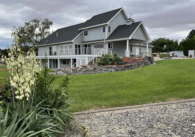 Photo 4 of Sale Pending at 45204 E Shannon, West Richland, WA 99353 | MLS# PAC296114 | Listing updated on 2026-10-21