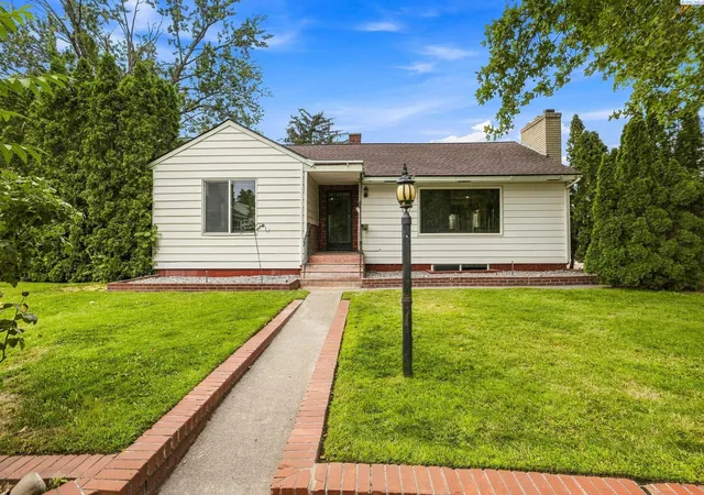 Photo 1 of Sale Pending at 1511 Farrell Ln, Richland, WA 99354 | MLS# PAC296122 | Listing updated on 2026-10-22