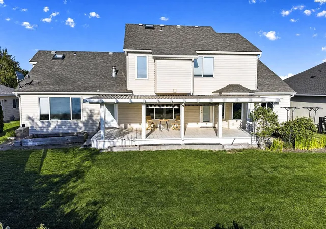 Photo 2 of Single family home for sale at 3021 Sonoran Dr, Richland, WA 99354 | MLS# PAC296123 | Listing updated on 2026-10-22
