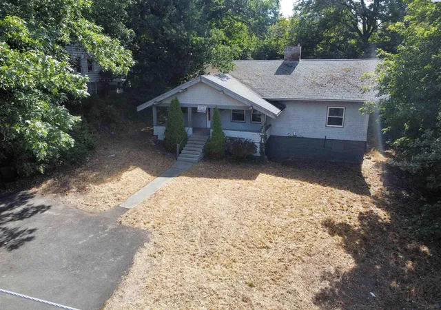 Photo 1 of Sale Pending at 960 Ne Maple St, Pullman, WA 99163 | MLS# PAC296124 | Listing updated on 2026-10-23