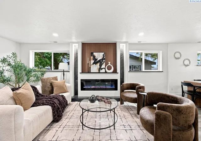 Photo 2 of Single family home for sale at 636 S Sycamore Ave, Pasco, WA 99301 | MLS# PAC296125 | Listing updated on 2026-10-21