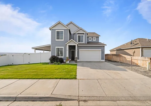 Photo 3 of Sale Pending at 1031 W Edison St, Connell, WA 99326 | MLS# PAC296142 | Listing updated on 2026-10-21