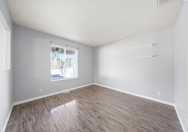 Photo 3 of Sale Pending at 1502 W 39th Avenue, Kennewick, WA 99337 | MLS# PAC296155 | Listing updated on 2026-10-21
