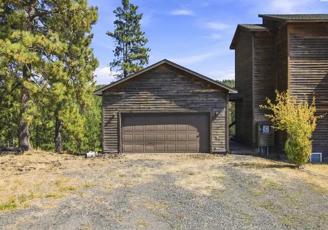 Photo 2 of Single family home for sale at 1001 N River Rd, Palouse, WA 99161 | MLS# PAC296173 | Listing updated on 2026-10-17