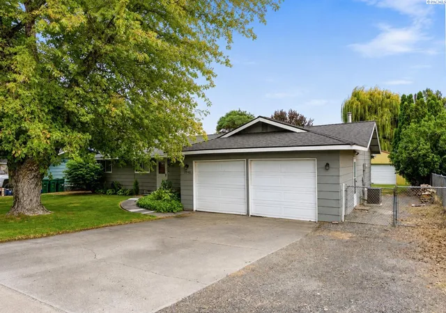 Photo 3 of Single family home for sale at 2343 S Garfield St, Kennewick, WA 99337 | MLS# PAC296179 | Listing updated on 2026-10-21