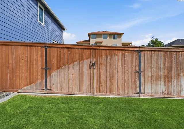 Photo 3 of Single family home for sale at 6109 Turf Paradise Dr, Pasco, WA 99301 | MLS# PAC296191 | Listing updated on 2026-10-20