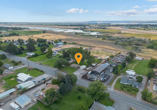 Photo 2 of Sale Pending at 27073 Ice Harbor Dr, Burbank, WA 99323 | MLS# PAC296192 | Listing updated on 2026-10-21