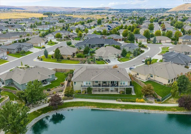 Photo 3 of Single family home for sale at 739 S Idaho Pl, Kennewick, WA 99336 | MLS# PAC296203 | Listing updated on 2026-10-22
