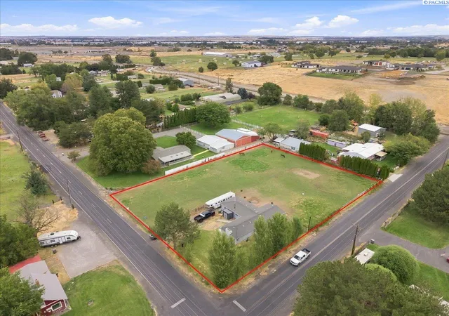 Photo 3 of Single family home for sale at 2627 S Oak St, Kennewick, WA 99337 | MLS# PAC296210 | Listing updated on 2026-10-17