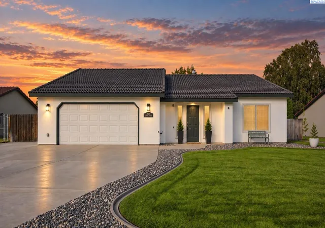 Single family home for sale at 5602 Aspen Dr, West Richland, WA 99353 | MLS# PAC296213