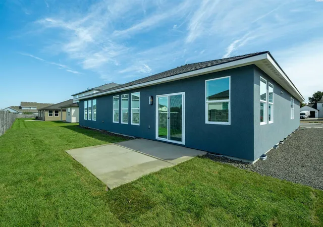 Photo 4 of Single family home for sale at 1071 N Grant Pl, Kennewick, WA 99336 | MLS# PAC296227 | Listing updated on 2026-10-20
