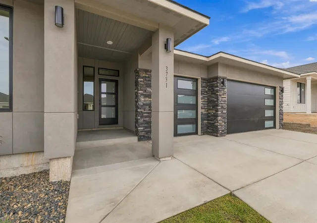 Photo 3 of Single family home for sale at 3731 Scout St, Richland, WA 99352 | MLS# PAC296235 | Listing updated on 2026-10-27