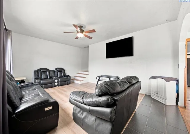 Photo 3 of Sale Pending at 1424 Grant Ave, Prosser, WA 99350 | MLS# PAC296268 | Listing updated on 2026-10-21