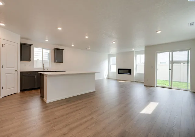 Photo 2 of Single family home for sale at 6528 Polar Dr, Pasco, WA 99301 | MLS# PAC296288 | Listing updated on 2026-10-20