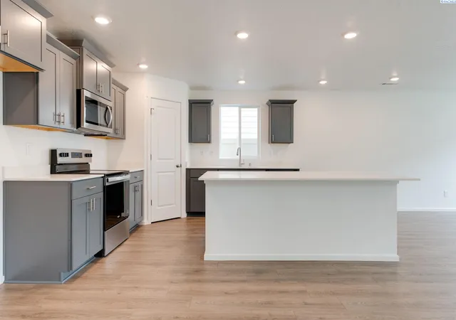 Photo 3 of Single family home for sale at 6528 Polar Dr, Pasco, WA 99301 | MLS# PAC296288 | Listing updated on 2026-10-20