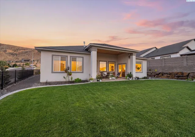 Photo 2 of Single family home for sale at 1882 Somers Ln, Richland, WA 99352 | MLS# PAC296290 | Listing updated on 2026-10-20