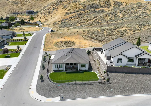 Photo 4 of Single family home for sale at 1882 Somers Ln, Richland, WA 99352 | MLS# PAC296290 | Listing updated on 2026-10-20