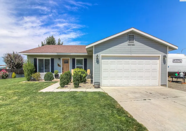 Single family home for sale at 120 SW Malibu Dr, Prosser, WA 99350 | MLS# PAC296300