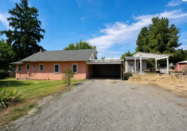 Photo 3 of Sale Pending at 1912 Road 48, Pasco, WA 99301 | MLS# PAC296321 | Listing updated on 2026-10-21