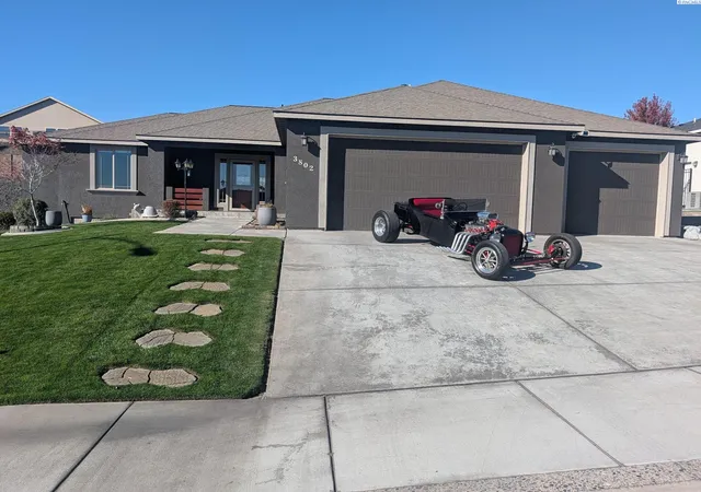 Single family home for sale at 3802 Cook Ln, Pasco, WA 99301 | MLS# PAC296326