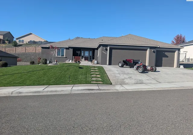 Photo 2 of Single family home for sale at 3802 Cook Ln, Pasco, WA 99301 | MLS# PAC296326 | Listing updated on 2026-10-16